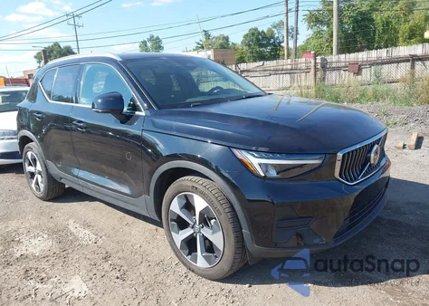 2024 Volvo Xc40 B5 Core Bright Theme z USA, uszkodzony, nr VIN YV4L12UK9R2226859